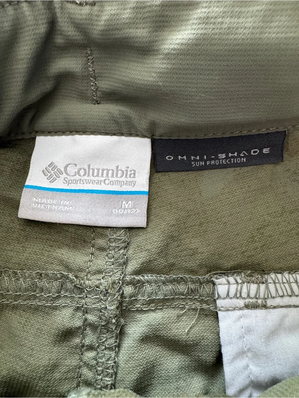 Columbia | girls green camo hiking shorts M(10/12)